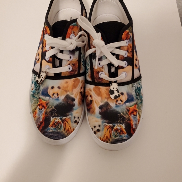 The Bradford Exchande Canvas shoe 10. - Picture 3 of 15